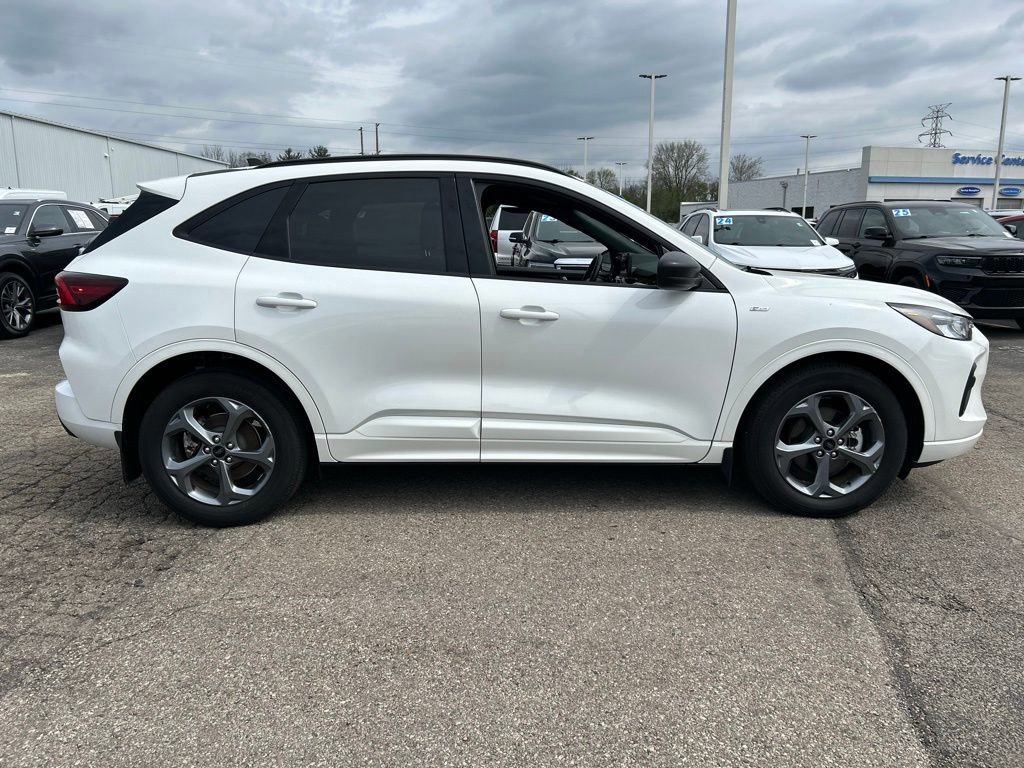 Certified 2024 Ford Escape ST-Line w/ Equipment Group 301A FWD image 3