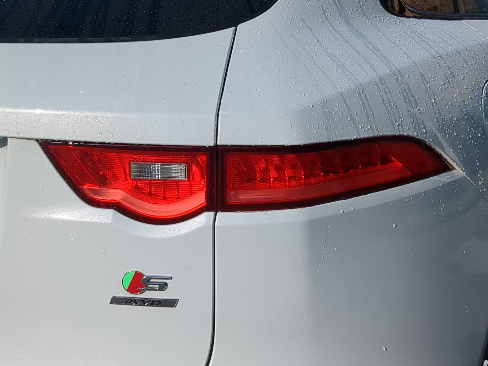 Used 2019 Jaguar F-PACE S image 37