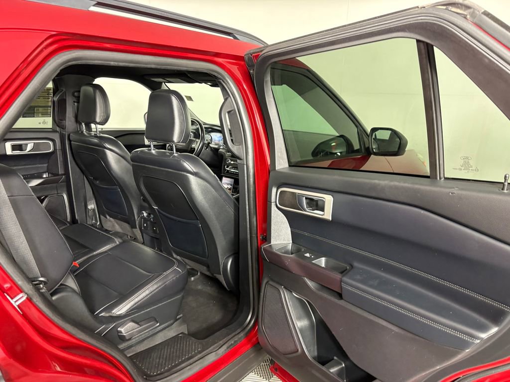 Certified 2020 Ford Explorer XLT w/ Equipment Group 202A AWD/4WD image 36