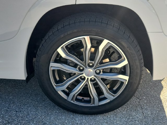 Used 2020 GMC Terrain Denali w/ Denali Premium Package FWD image 12