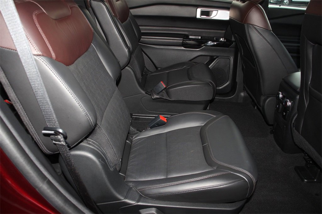 Certified 2022 Ford Explorer Platinum w/ Equipment Group 601A image 26