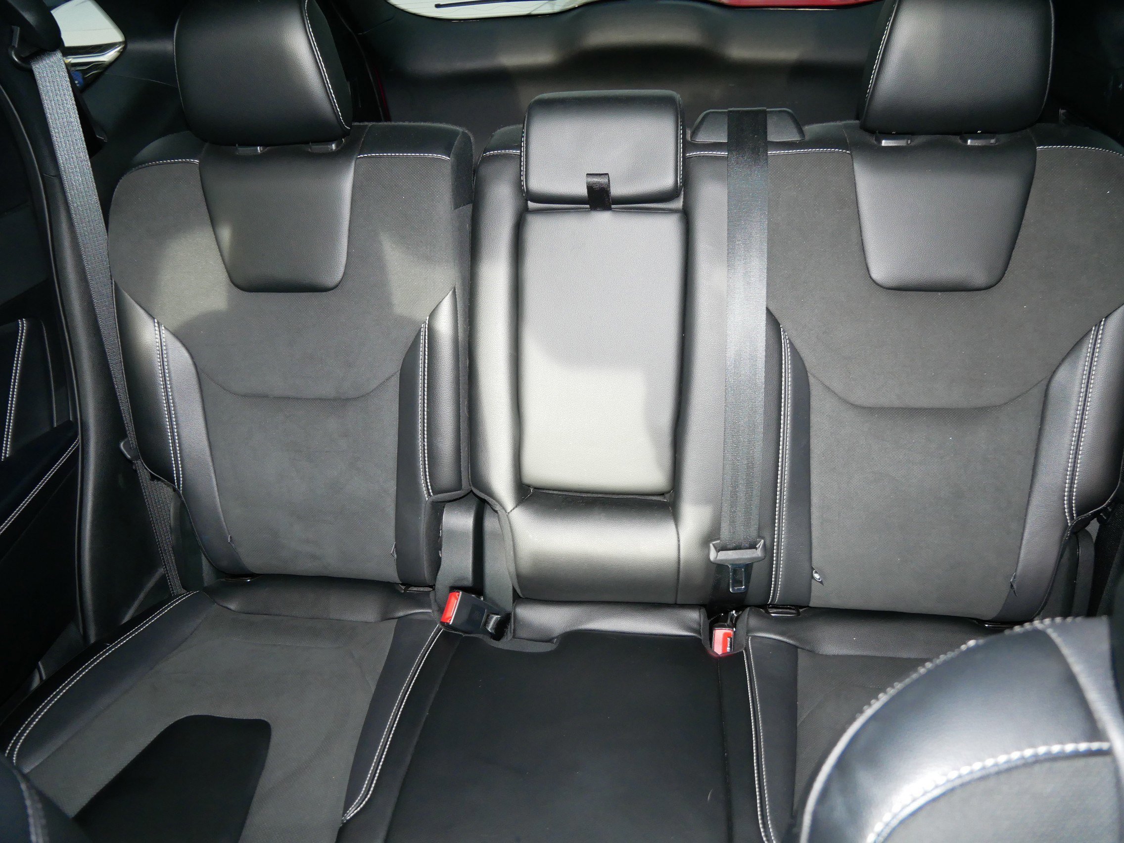 Certified 2022 Ford Edge ST w/ Equipment Group 401A image 13