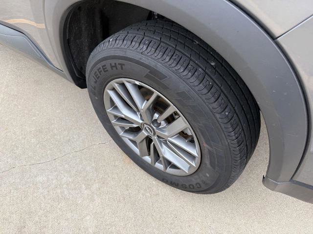 Used 2024 Nissan Rogue S AWD/4WD image 6