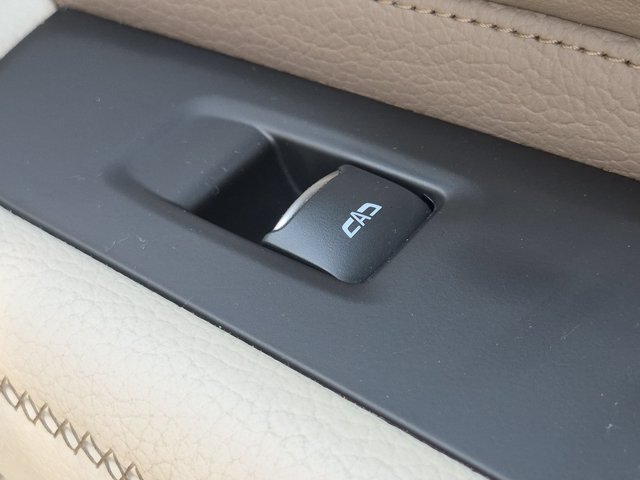 Used 2022 GMC Yukon Denali RWD image 40