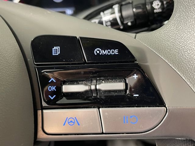Used 2023 Hyundai Elantra SEL w/ Cargo Package FWD image 11