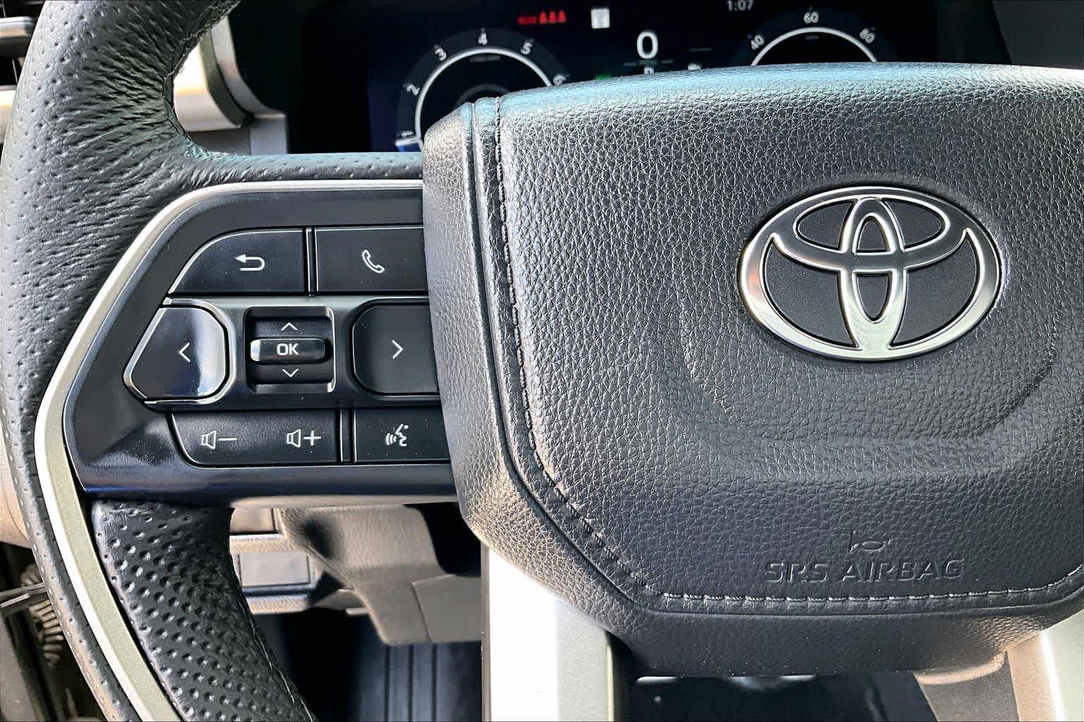 Used 2025 Toyota Tacoma TRD Sport AWD/4WD image 22