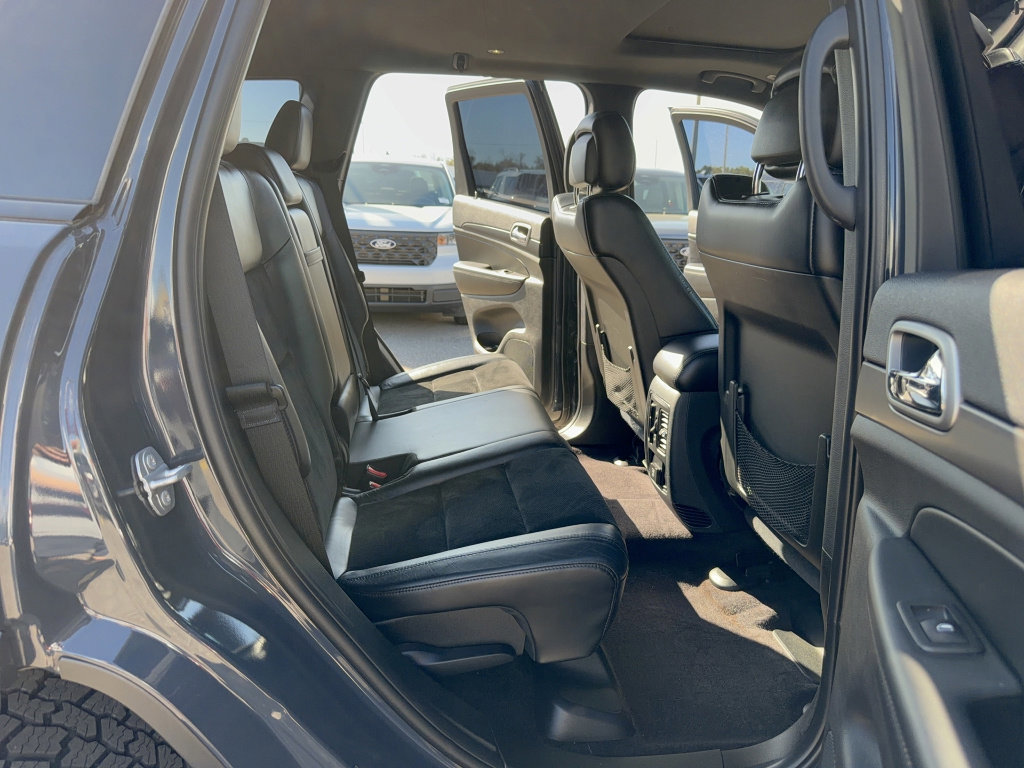 Used 2018 Jeep Grand Cherokee Altitude image 15