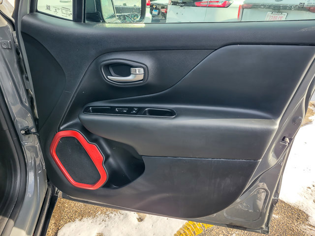 Used 2020 Jeep Renegade Trailhawk w/ UConnect 8.4 Nav Group image 21