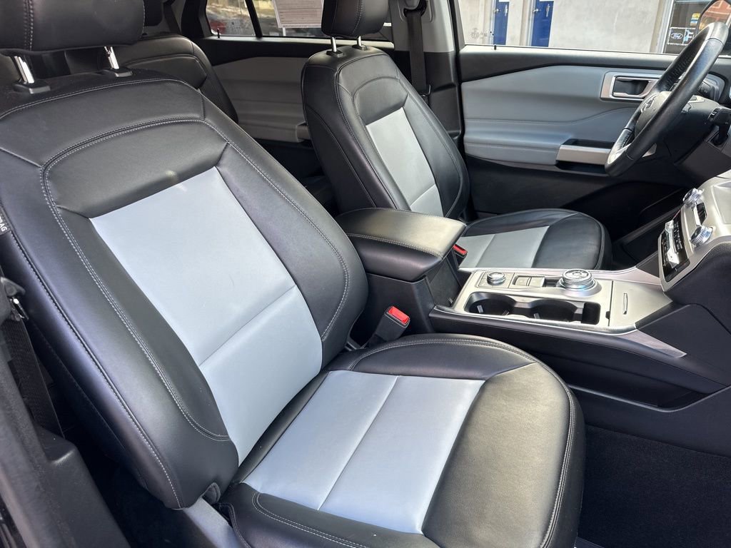 Certified 2023 Ford Explorer XLT w/ Equipment Group 202A image 17