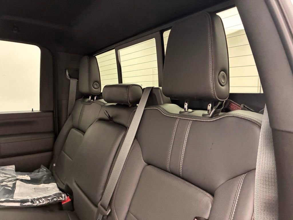 Used 2021 Chevrolet Silverado 3500 High Country image 32