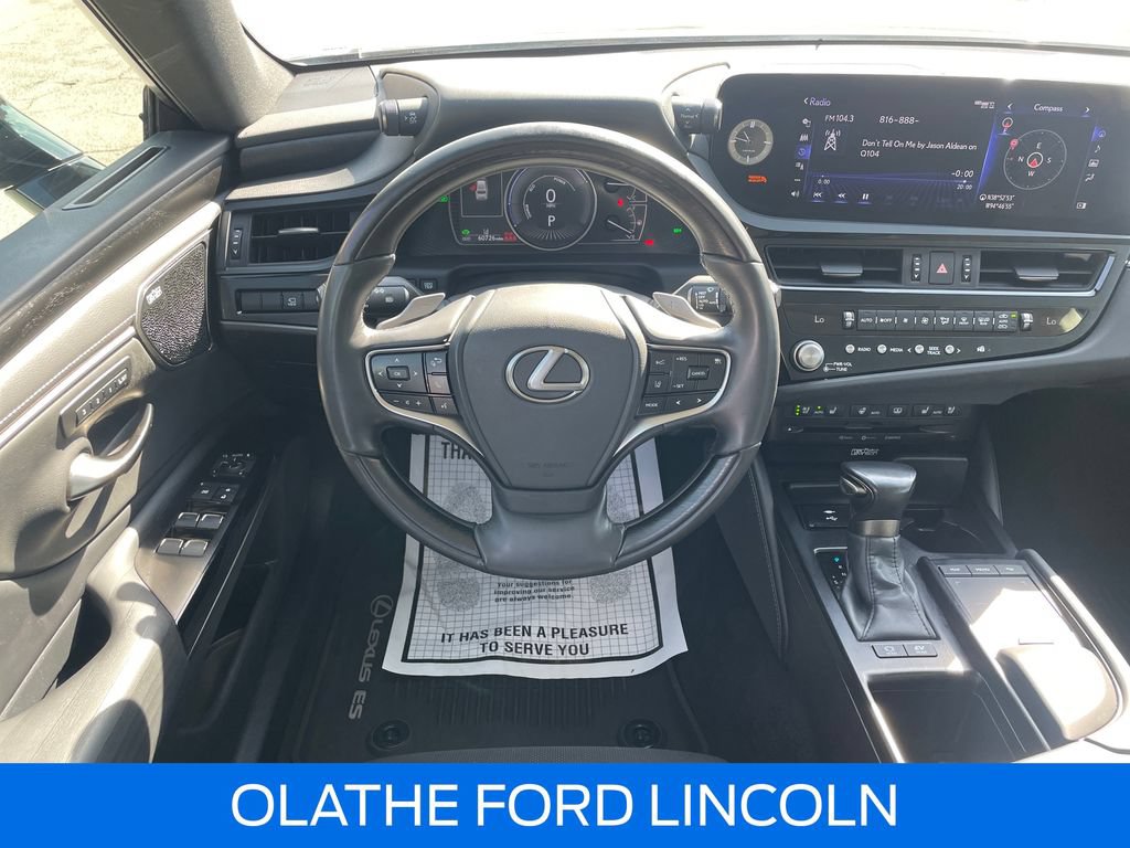 Used 2022 Lexus ES 300h w/ Accessory Package 2 FWD image 17