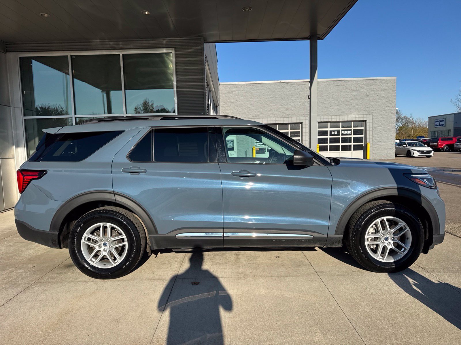 Certified 2025 Ford Explorer Active AWD/4WD image 9