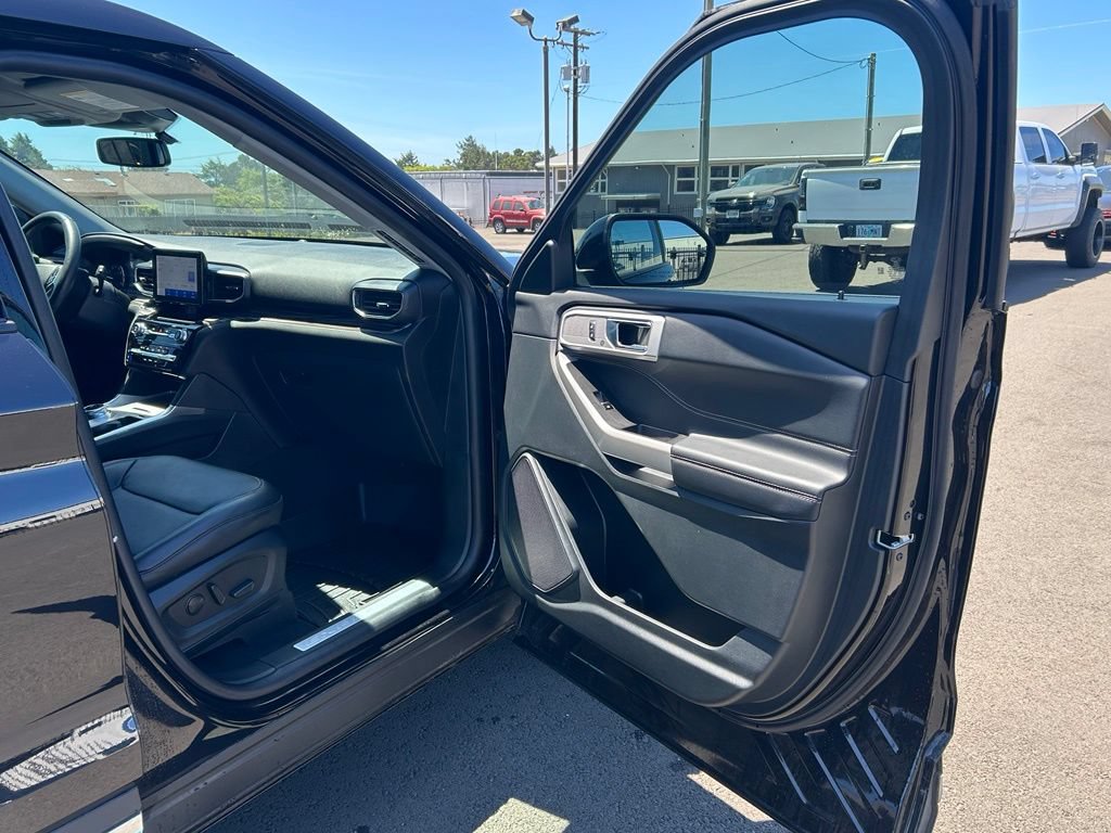 Certified 2023 Ford Explorer Limited AWD/4WD image 33