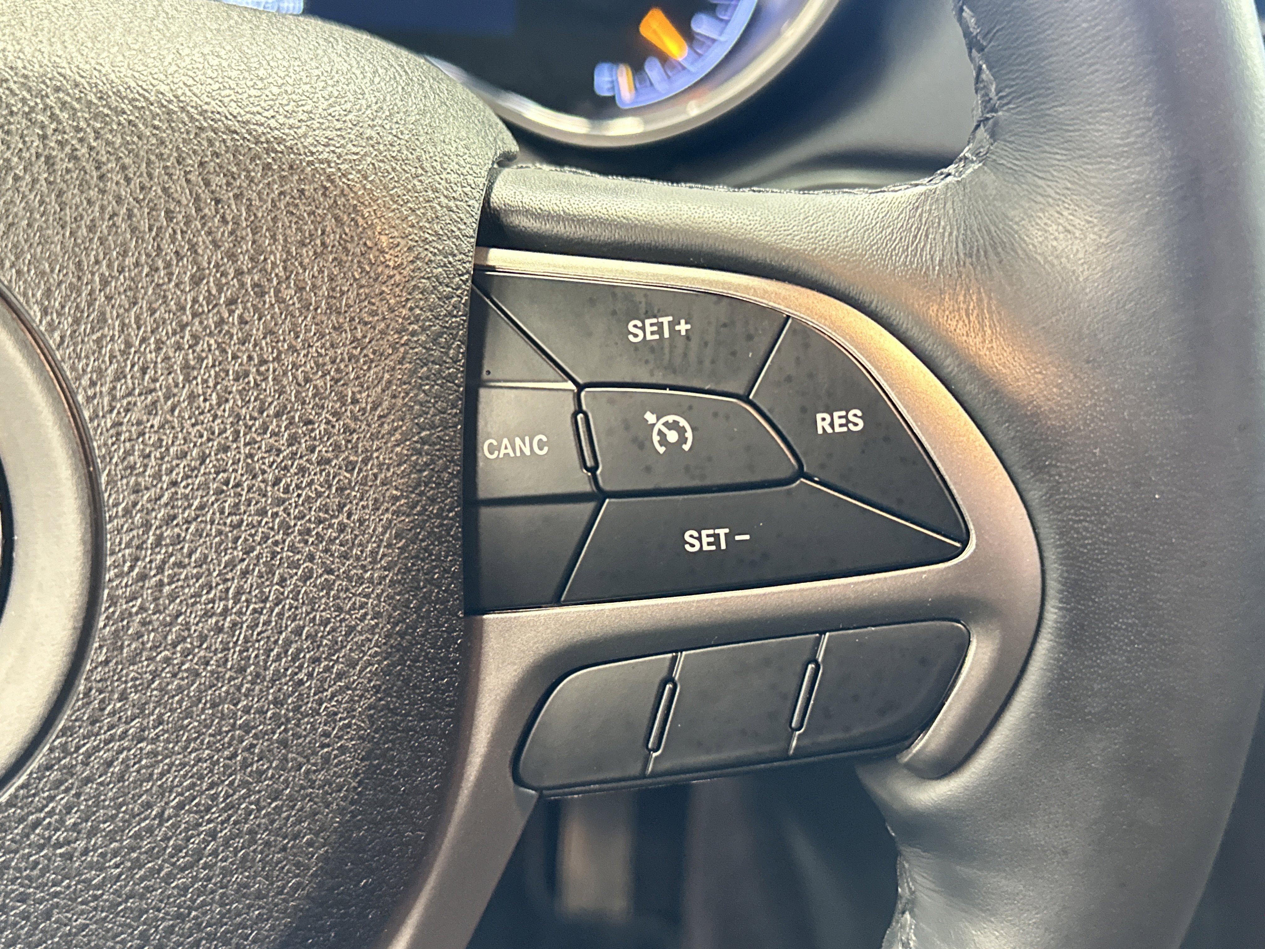 Used 2018 Jeep Grand Cherokee Altitude image 30