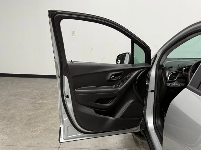 Used 2020 Chevrolet Trax LS w/ Tint and Cruise Package image 13