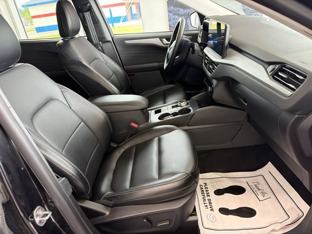 Certified 2024 Ford Escape Platinum AWD/4WD image 11