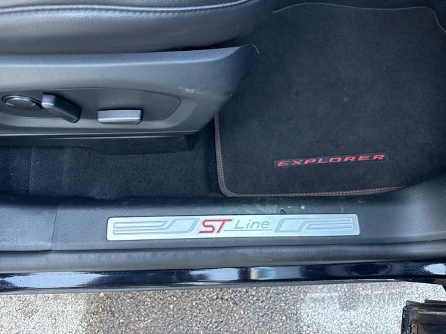 Certified 2022 Ford Explorer ST-Line w/ Class IV Trailer Tow Package image 35