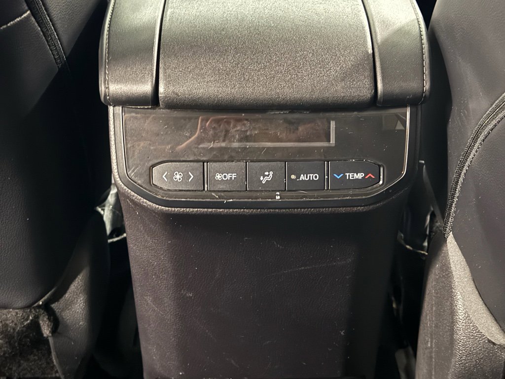 Used 2021 Toyota Highlander XLE image 35