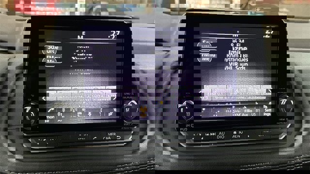 Used 2023 Nissan Rogue SV image 8