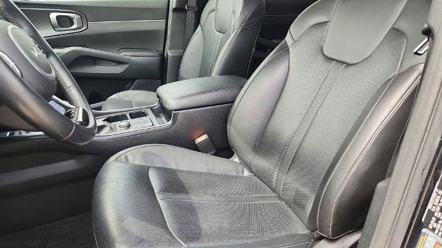 Used 2022 Kia Sorento S FWD image 12
