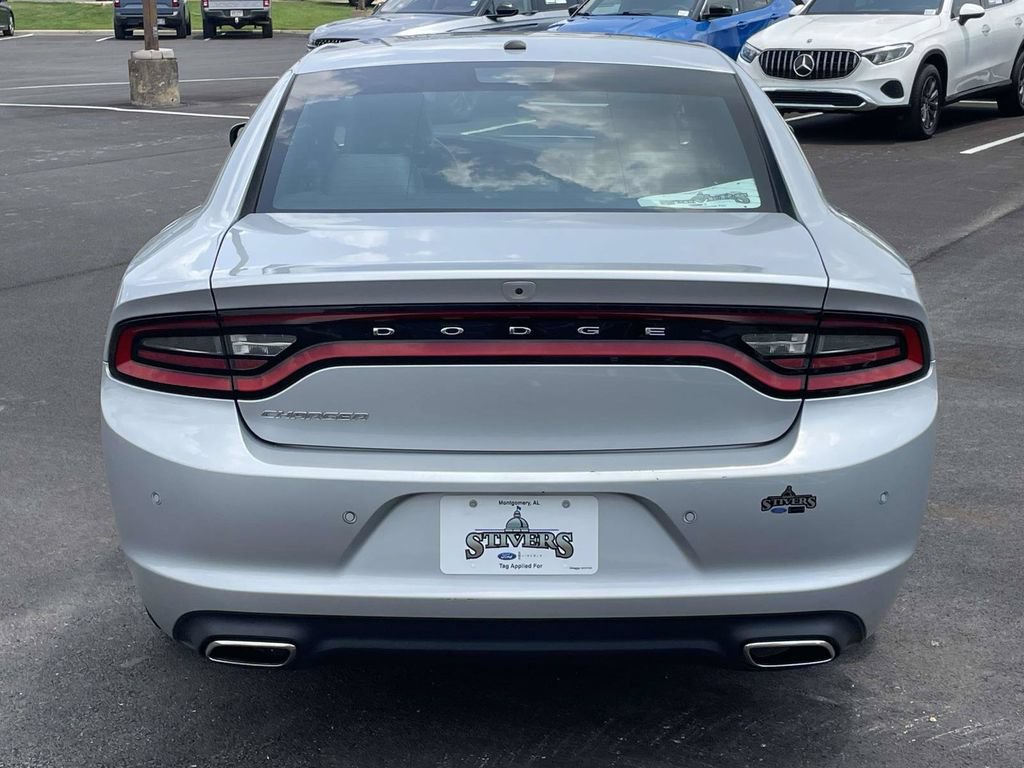 Used 2022 Dodge Charger SXT w/ Leather Interior Group RWD image 4