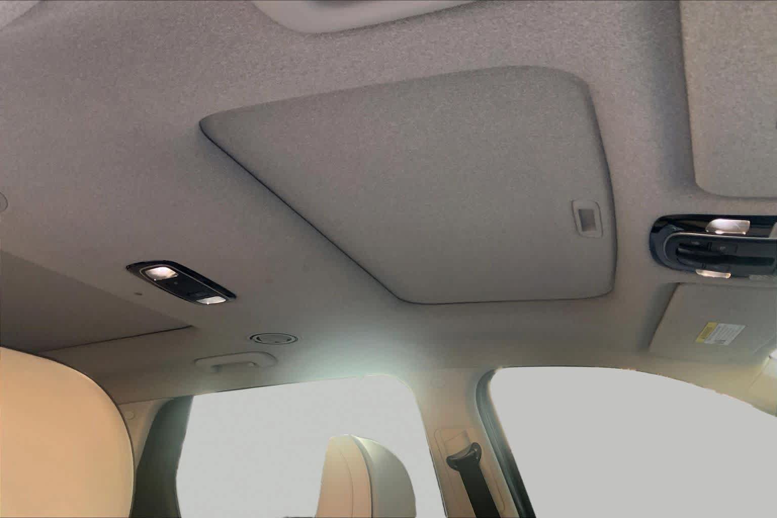 Used 2022 Hyundai Palisade Limited FWD image 13