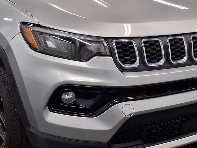 Used 2025 Jeep Compass Limited image 26