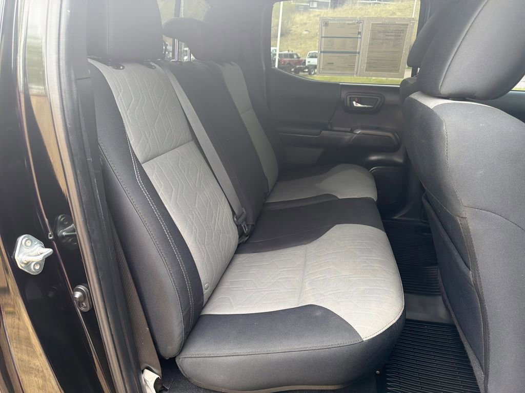 Used 2022 Toyota Tacoma TRD Sport w/ Technology Package AWD/4WD image 26