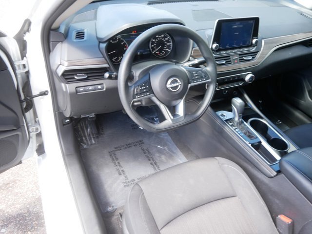 Used 2023 Nissan Altima 2.5 SV FWD image 11