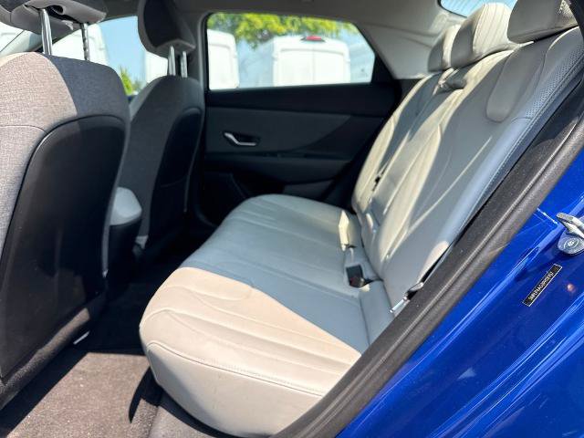 Used 2023 Hyundai Elantra Limited FWD image 9