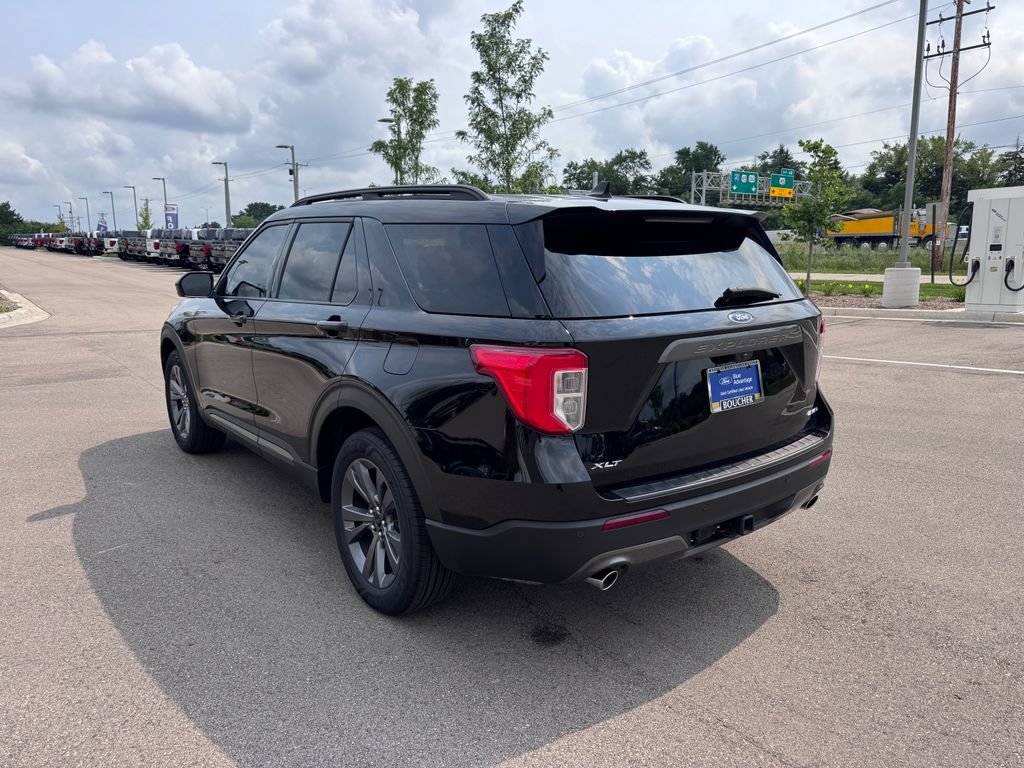 Certified 2023 Ford Explorer XLT w/ Equipment Group 202A AWD/4WD image 7