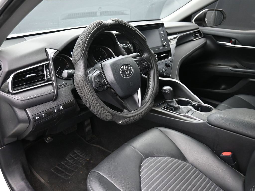 Used 2023 Toyota Camry SE image 18