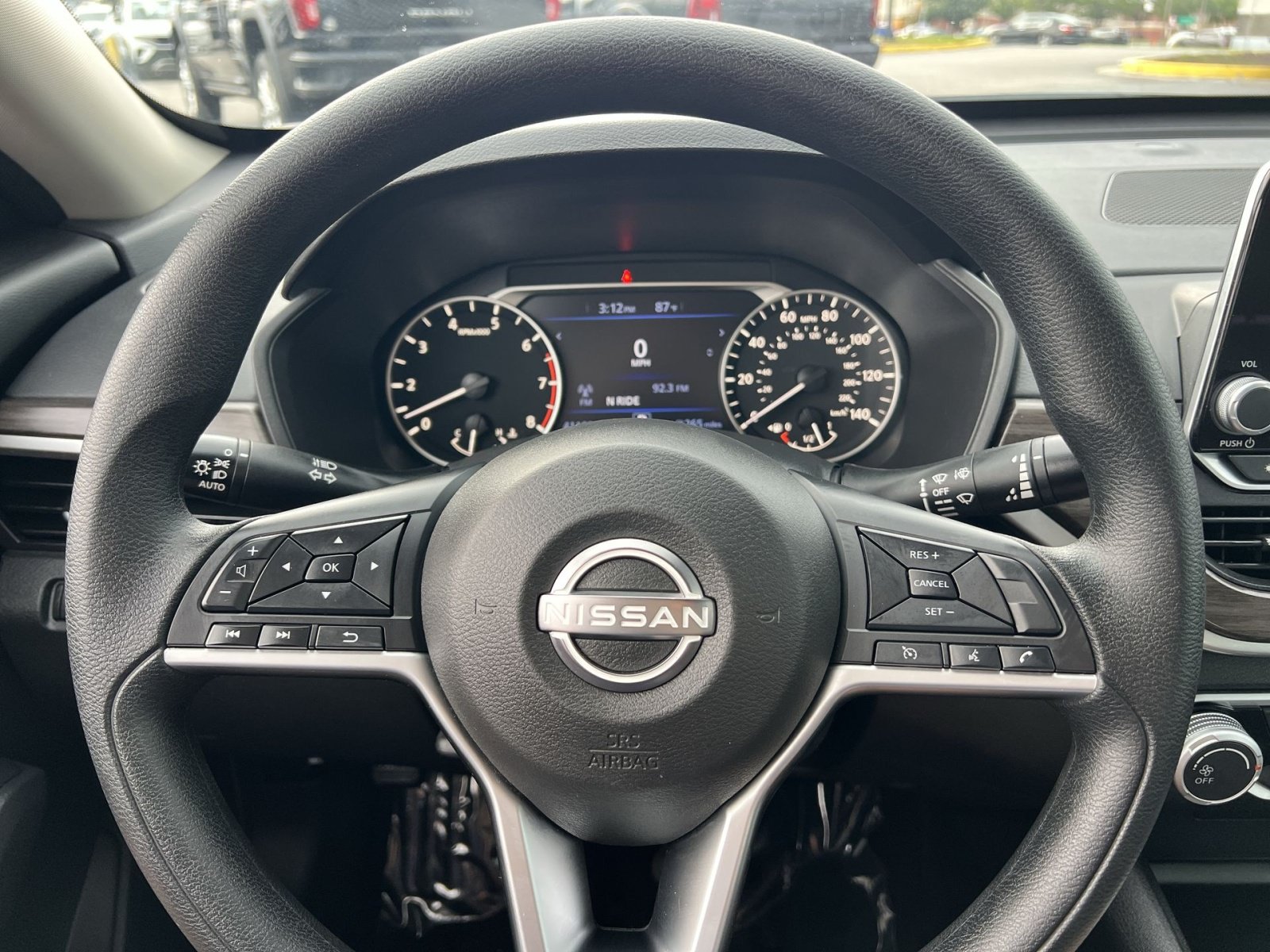 Used 2025 Nissan Altima 2.5 SV FWD image 16