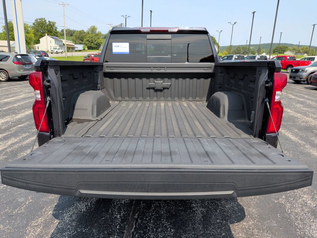 Used 2023 Chevrolet Silverado 1500 LT Trail Boss w/ LT Trail Boss Premium Package AWD/4WD image 32
