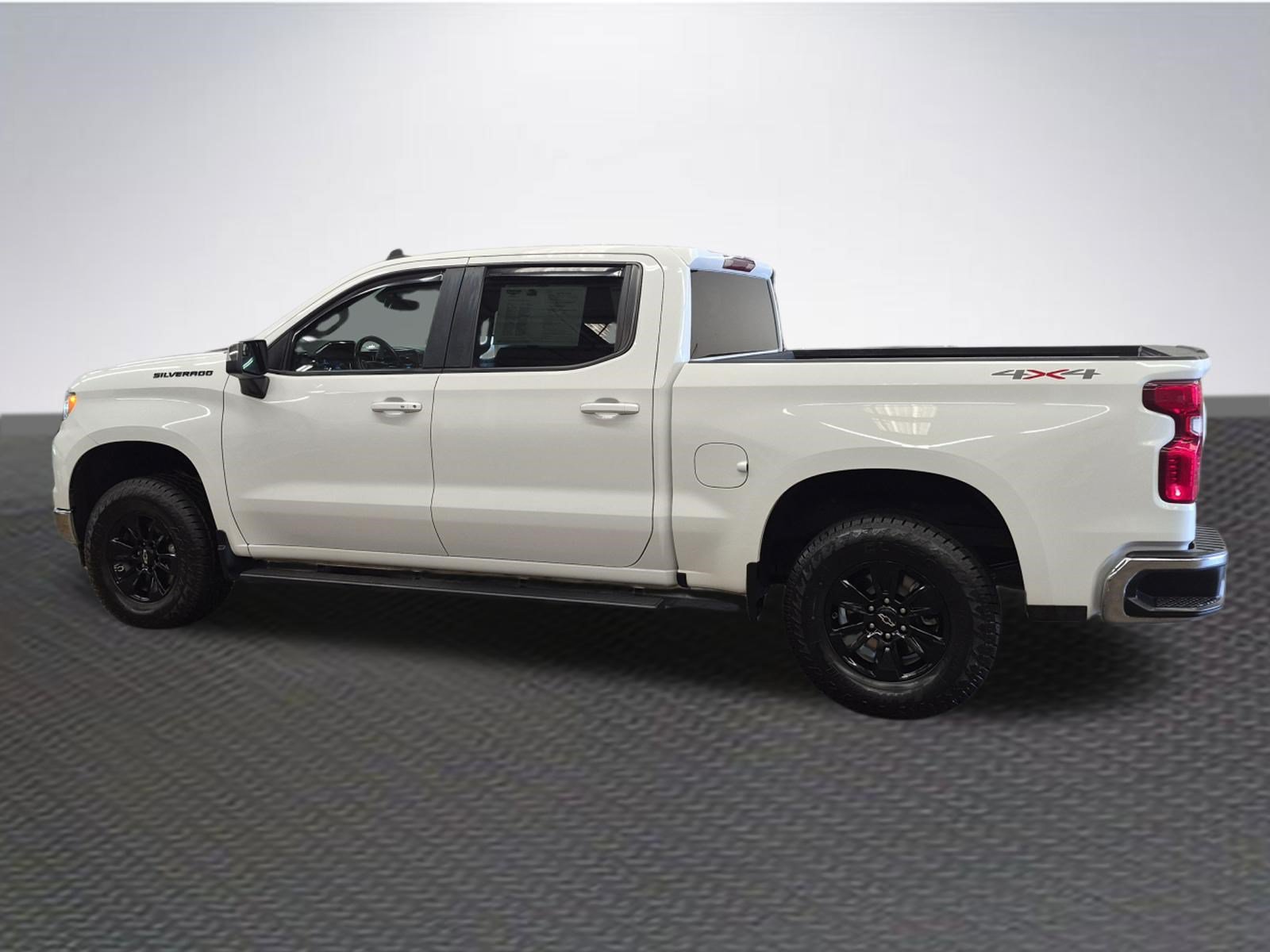 Used 2023 Chevrolet Silverado 1500 LT w/ Protection Package AWD/4WD image 5