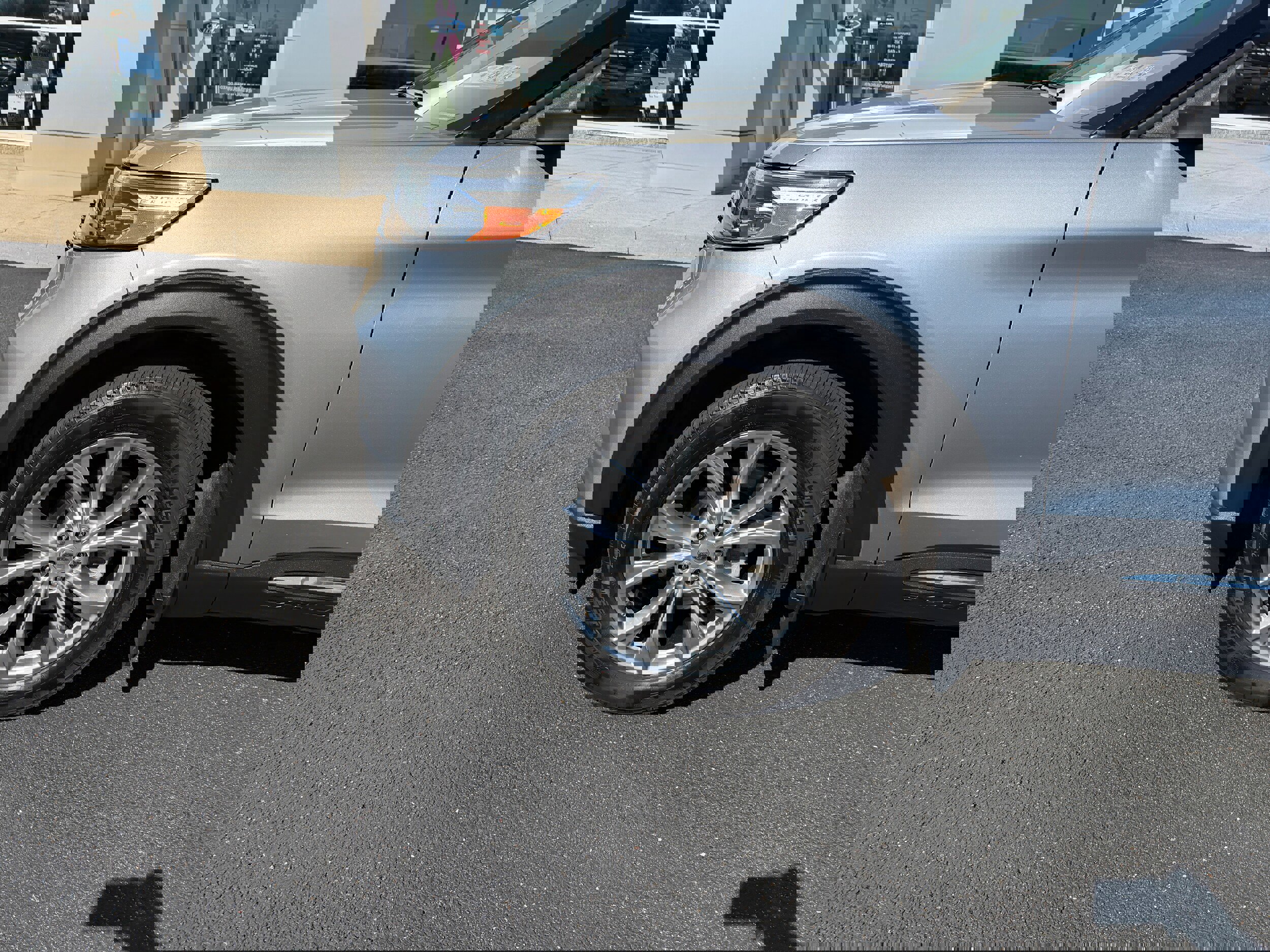 Certified 2020 Ford Explorer XLT w/ Equipment Group 202A image 11