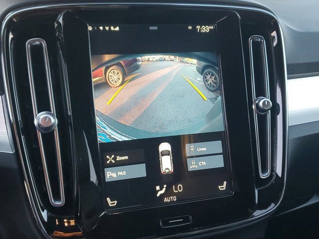 Used 2021 Volvo XC40 T5 Momentum w/ Protection Package Premier image 25