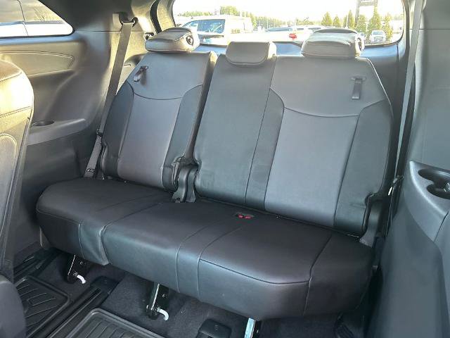 Used 2023 Toyota Sienna XSE image 31