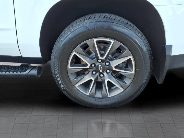 Used 2023 Chevrolet Suburban Z71 w/ Luxury Package AWD/4WD image 9