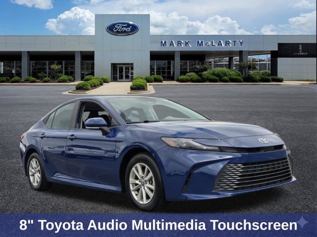 Used 2025 Toyota Camry LE FWD image 8