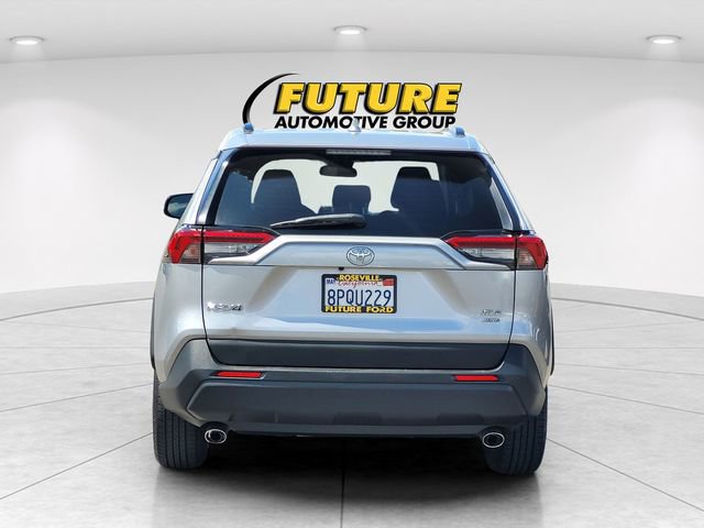 Used 2019 Toyota RAV4 XLE AWD/4WD image 8