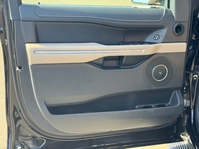Certified 2024 Ford Expedition Limited image 11