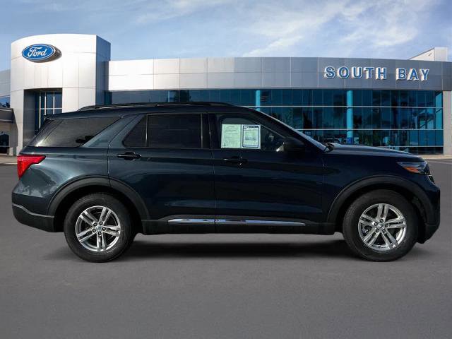 Certified 2022 Ford Explorer XLT w/ Equipment Group 202A image 7