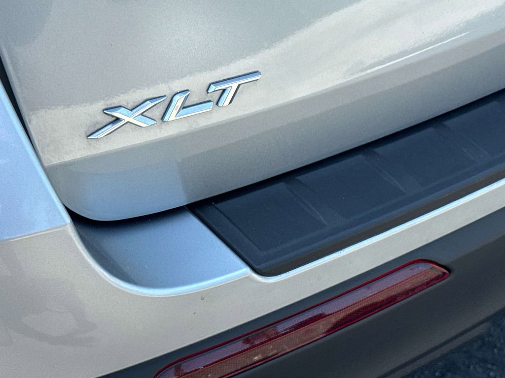 Certified 2023 Ford Explorer XLT RWD image 7