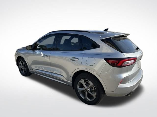 Certified 2023 Ford Escape ST-Line w/ Tech Pack #1 image 5