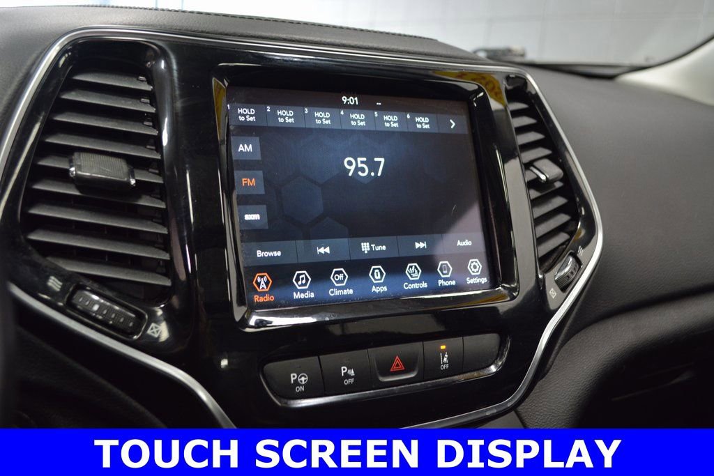 Used 2021 Jeep Cherokee Limited w/ Trailer Tow Group AWD/4WD image 12