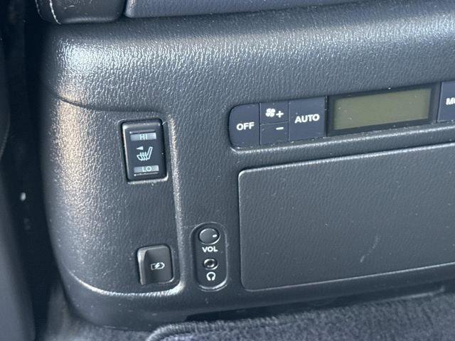 Used 2020 Nissan Armada Platinum w/ Captain's Chairs Package RWD image 33