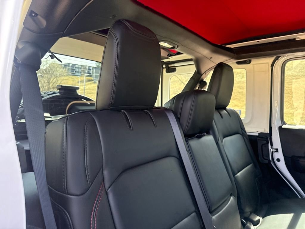 Used 2025 Jeep Wrangler Unlimited Rubicon image 26