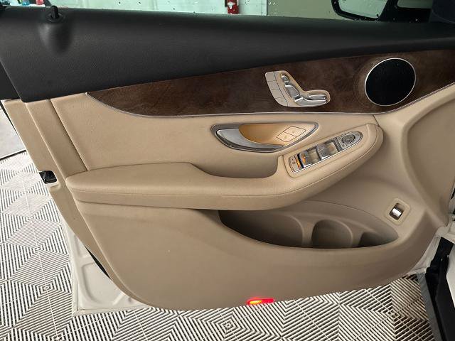 Used 2018 Mercedes-Benz GLC 300 4MATIC image 15