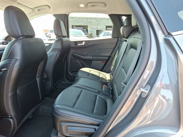 Certified 2025 Ford Escape Platinum FWD image 10
